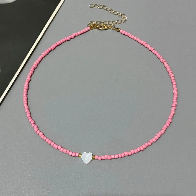Collar Choker con Concha Natural y Dije de Corazón – Cuentas de Colores de Moda para Mujer y Niña