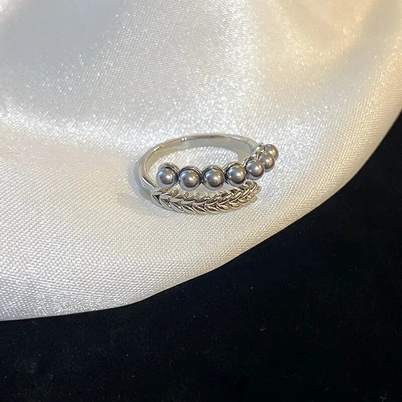 Anillo Abierto con Flor y Mariposa - Diseño Elegante con Perla Imitación y Circonias para Mujer