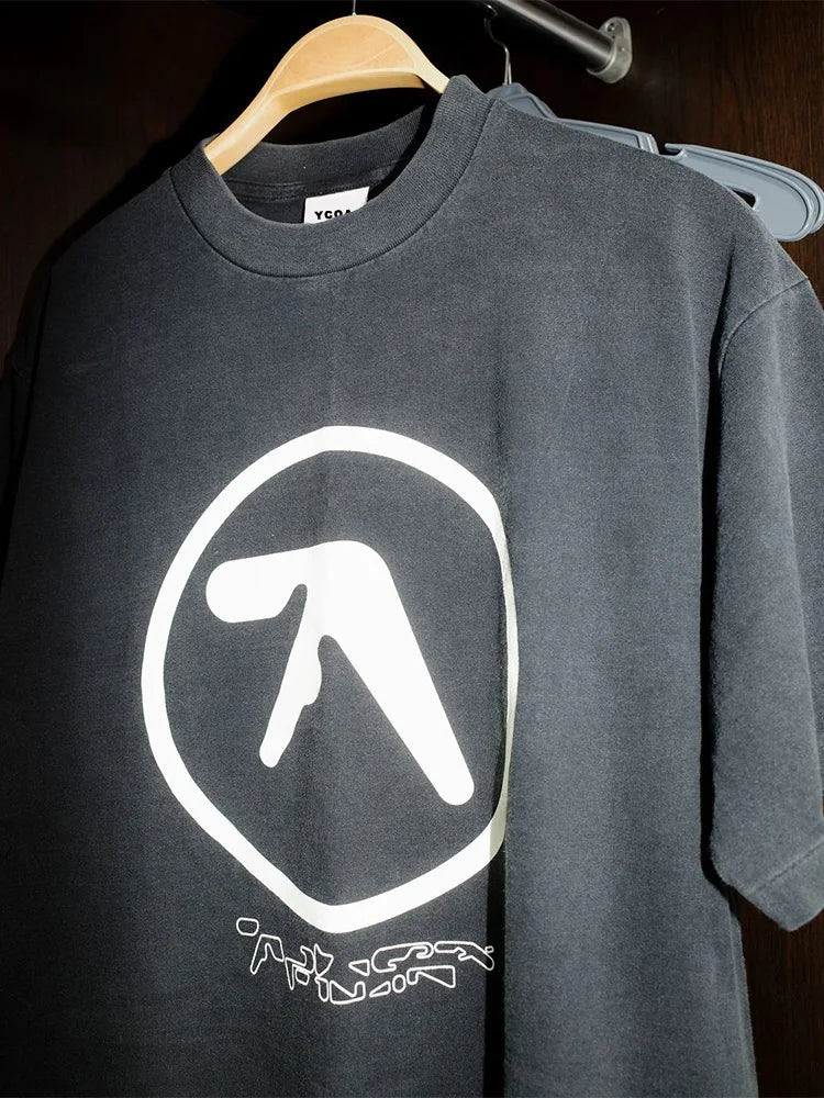 Camiseta Hombre Aphex Twin | Estampado Negro Lavado | Algodón Oversized Estilo Coreano Y2K