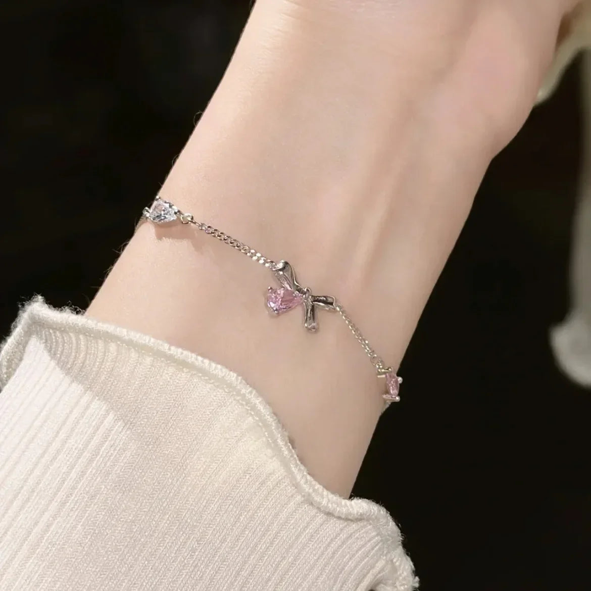 Pulsera Flor de Cerezo con Cristales Rosas – Joyería Dulce y Elegante para Mujer, Estilo Egirl de Fiesta