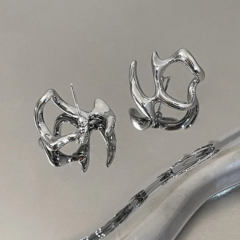 Aretes Y2K Irregulares Estilo Líquido – Pendientes Geométricos Color Plata para Mujer, Moda Punk Hip-Hop 2024