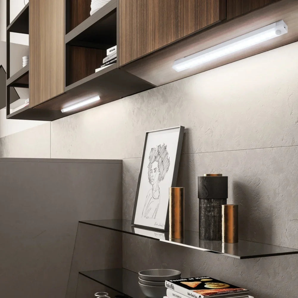 LED Motion Sensor Light Recargable Tipo C | Luz Nocturna Inalámbrica para Armario, Escalera, Cocina y Dormitorio