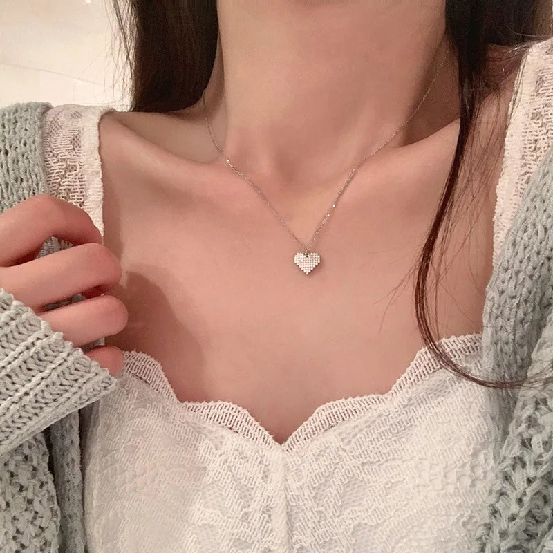 Collar Doble Capa con Mariposa Brillante – Cadena Delicada para Mujer, Joyería Elegante