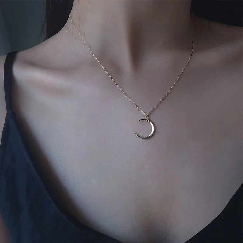 Collar Doble Capa con Mariposa Brillante – Cadena Delicada para Mujer, Joyería Elegante