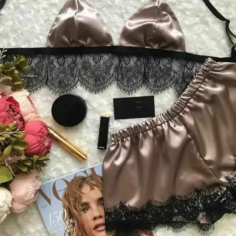 Conjunto Lencería Mujer 2025 | Bralette y Panty de Seda Satinada con Encaje