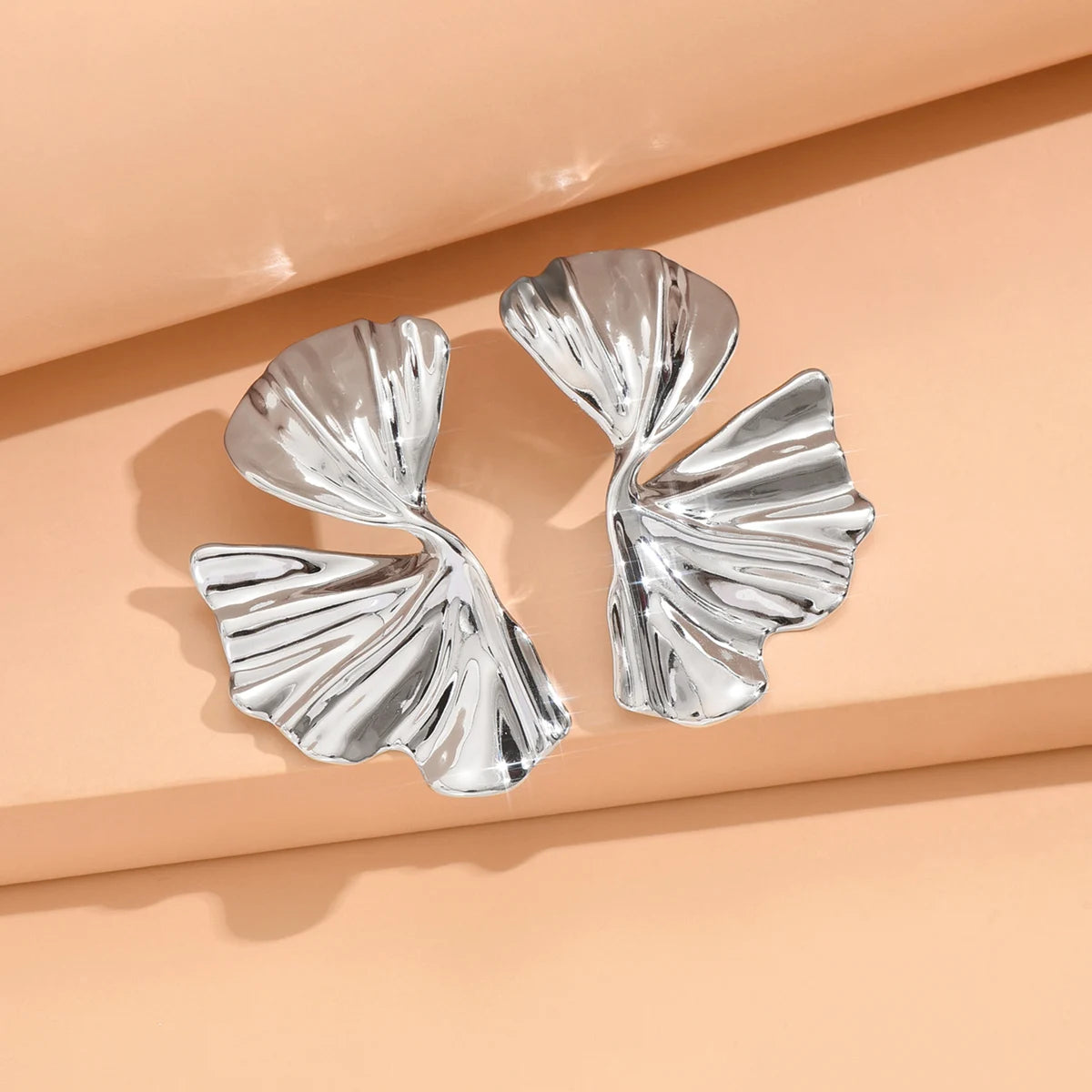 Vintage Gold Color Flower Stud Earrings for Women Fashion Geometric Petals Piercing Earring Trendy Luxury Party Jewelry