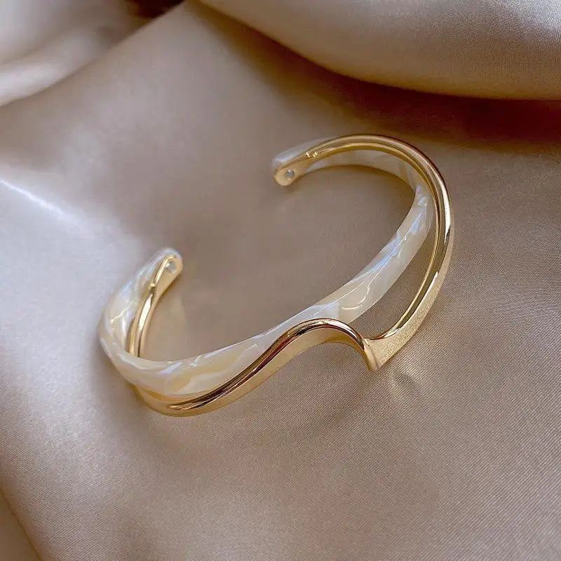 Pulsera de Acero Titanio Incrustada con Circonia | Baño de Oro | Estilo Clásico y Elegante para Mujer | Joyería de Uso Diario