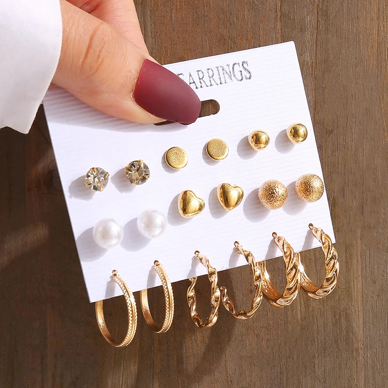 Set de Aretes Dorados Vintage con Perlas – Geométricos Colgantes para Mujer, Elegantes y Modernos
