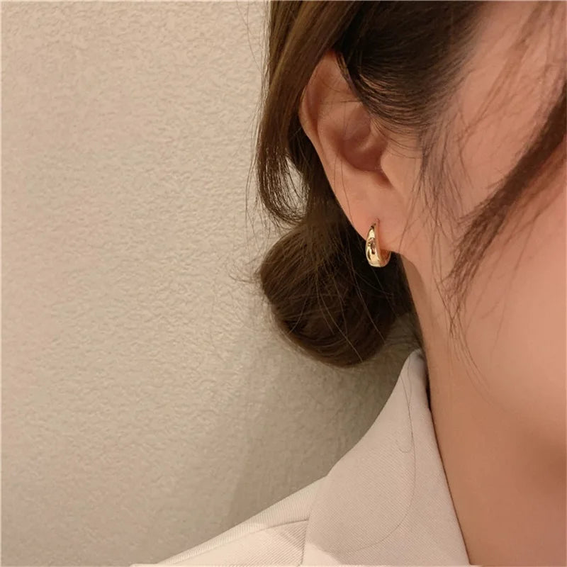 Aretes de Aro Huitan para Mujer | Joyería de Moda Sencilla y Versátil | Accesorios Elegantes para Uso Diario