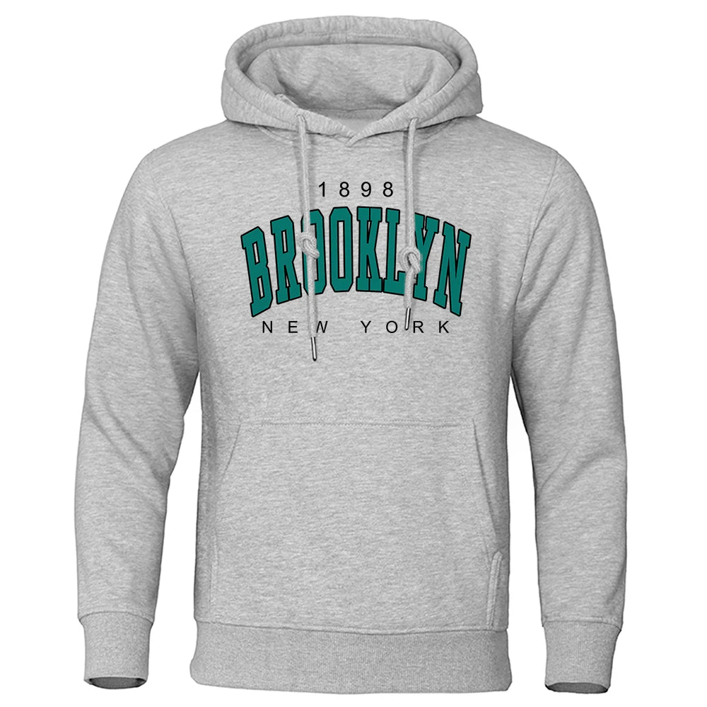 Sudadera Oversize Brooklyn 1898 – Hoodie Unisex con Estampado Creativo, Cuello Redondo, Moda Urbana para Hombre