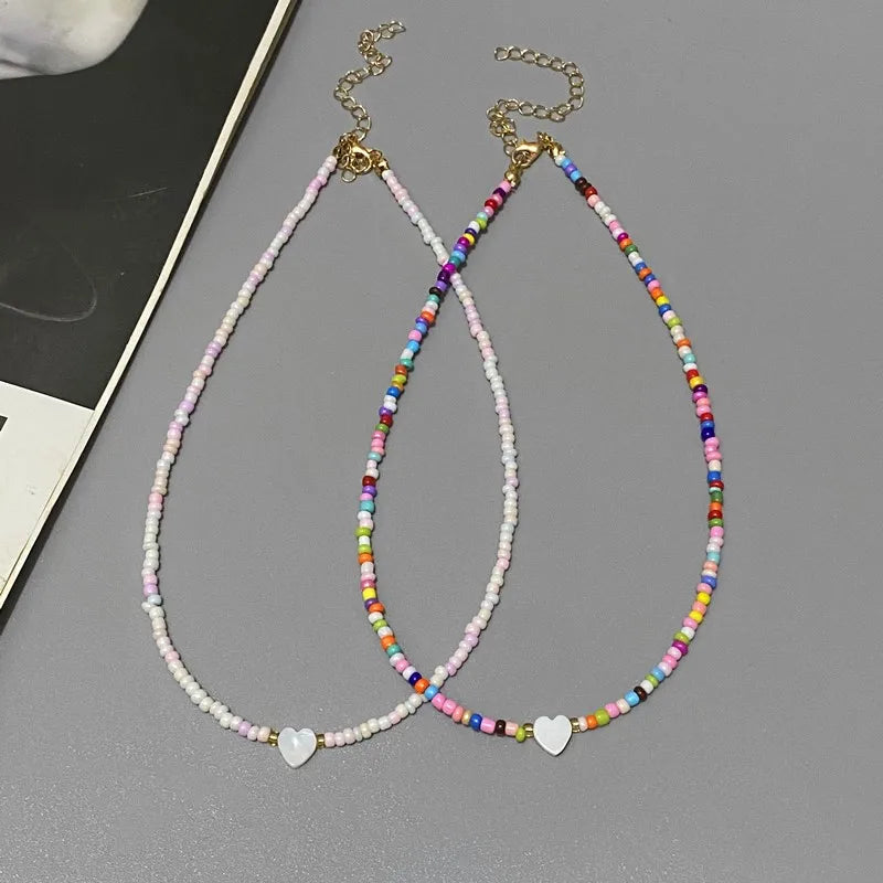 Collar Choker con Concha Natural y Dije de Corazón – Cuentas de Colores de Moda para Mujer y Niña