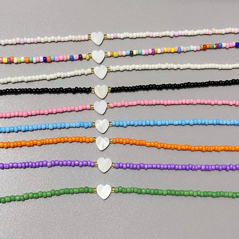Collar Choker con Concha Natural y Dije de Corazón – Cuentas de Colores de Moda para Mujer y Niña