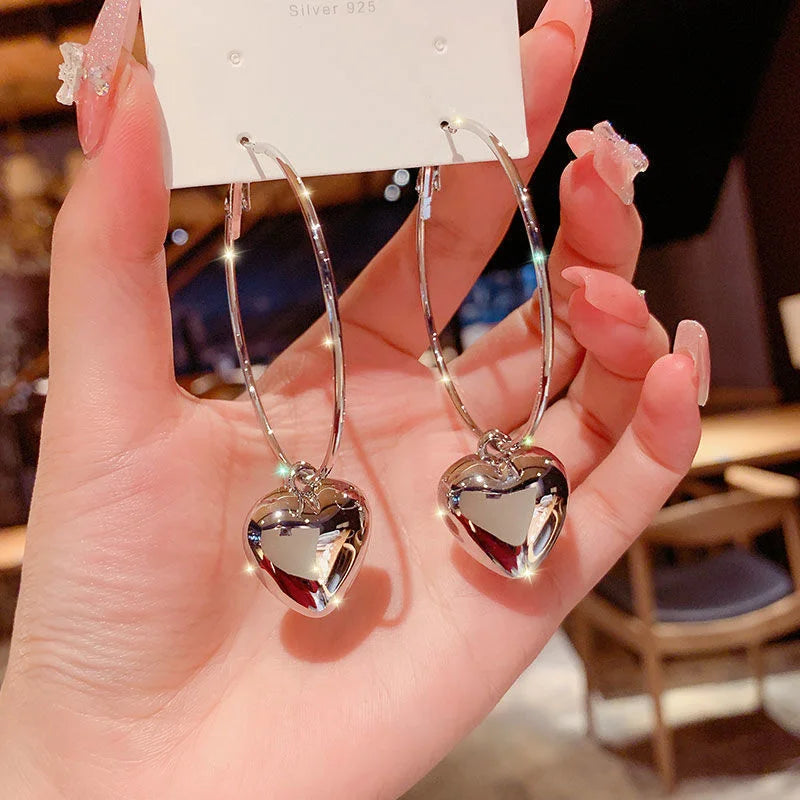 Pendientes Largos con Colgante de Corazón 2024 | Aros Grandes Dorados Estilo Coreano | Joyería de Moda para Mujer