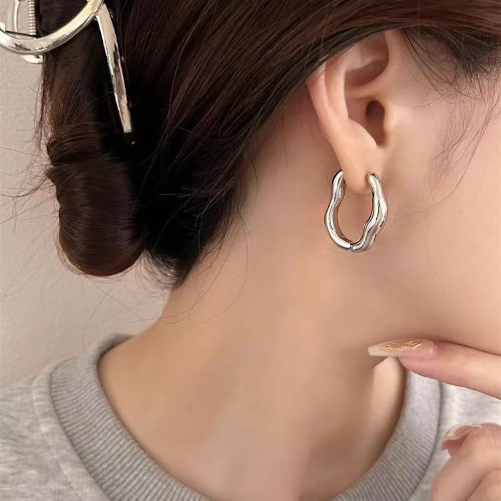 Pendientes Dorados Geométricos para Mujer | Aros Irregulares Modernos | Joyería de Fiesta con Estilo Personalizado