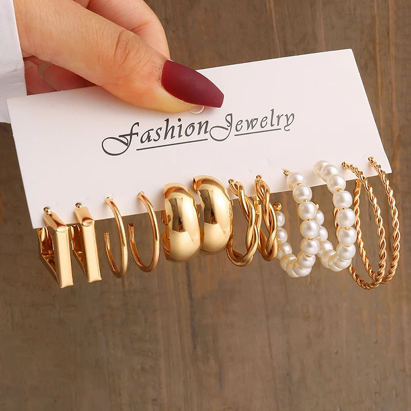 Set de Aretes Dorados Vintage con Perlas – Geométricos Colgantes para Mujer, Elegantes y Modernos