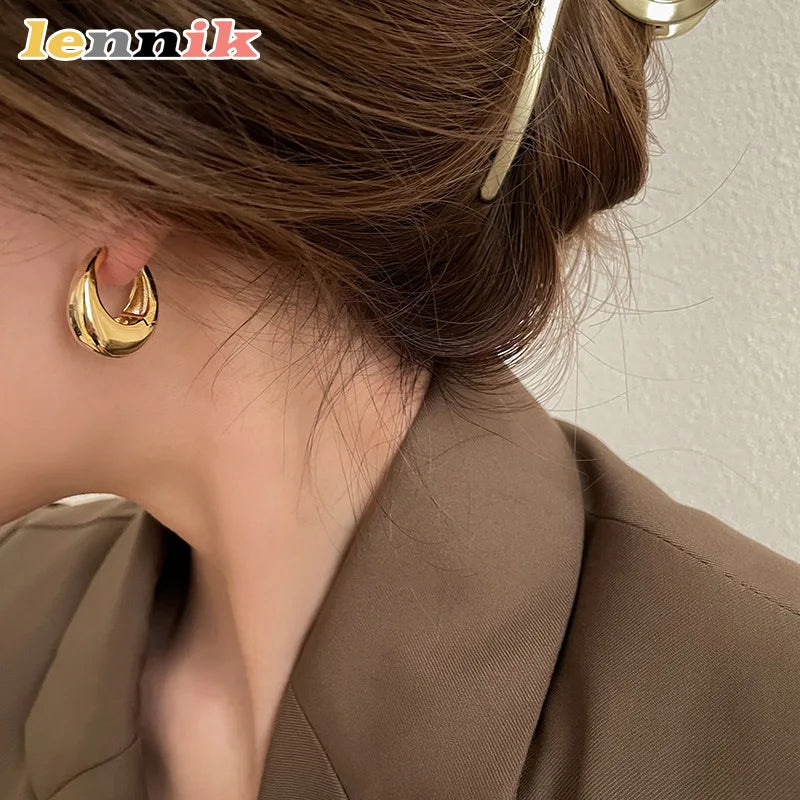 Aretes Ovalados Elegantes de Metal 3D para Mujer - Joyería Moderna para Trabajo y Ocasiones Especiales