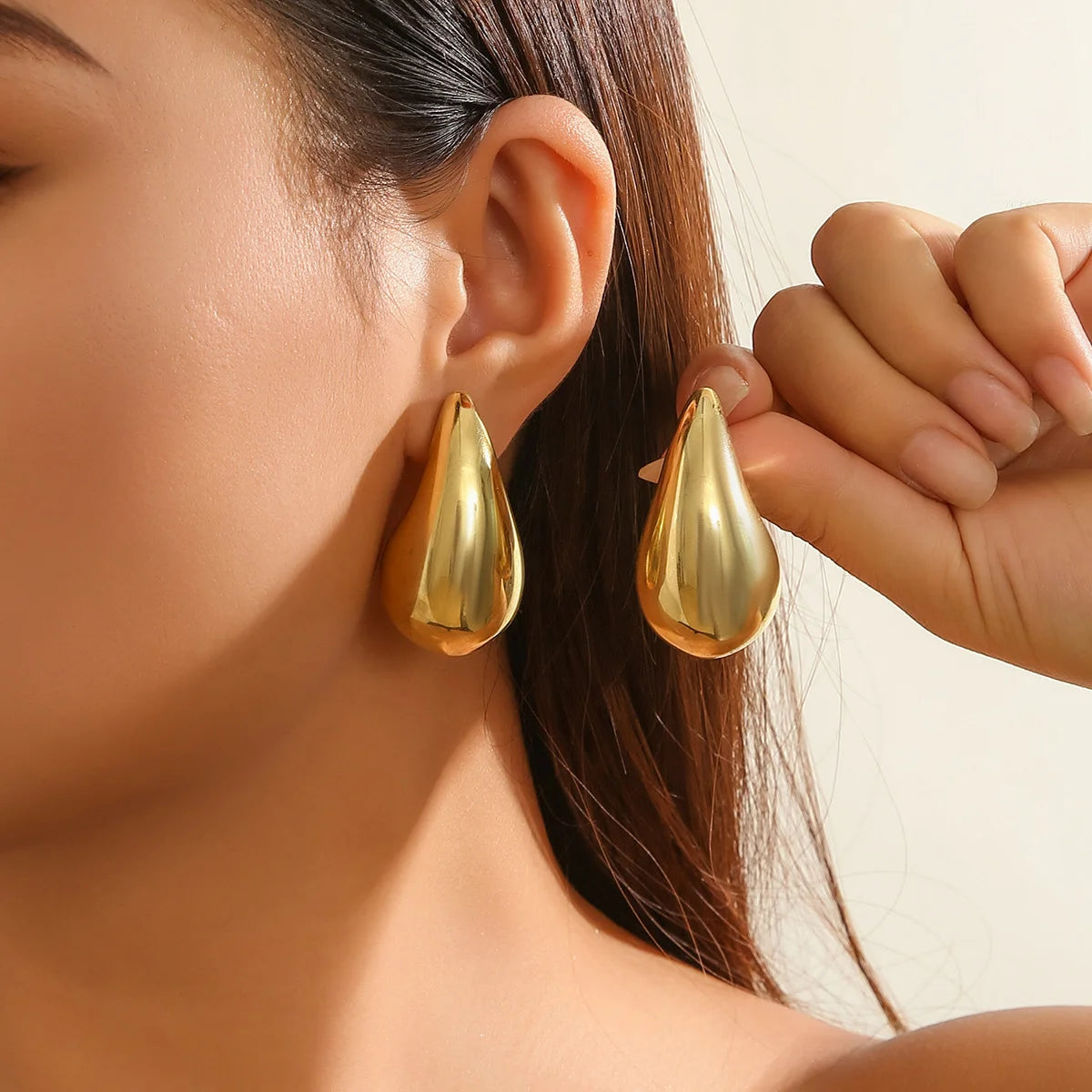 Set de 6 Aretes Aros Dorados Chunky para Mujer - Diseño Minimalista Elegante Estilo Europeo y Americano