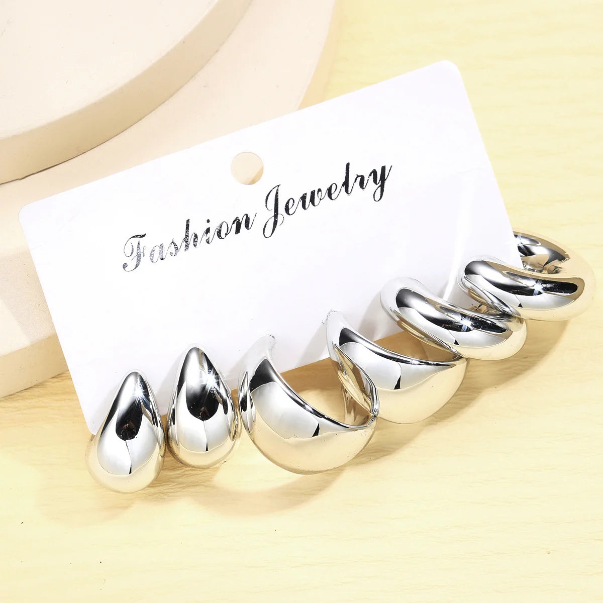Set de 6 Aretes Aros Dorados Chunky para Mujer - Diseño Minimalista Elegante Estilo Europeo y Americano