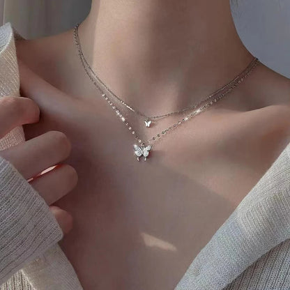 Collar Doble Capa con Mariposa Brillante – Joyería Elegante para Mujer, Ideal para Fiestas y Regalos