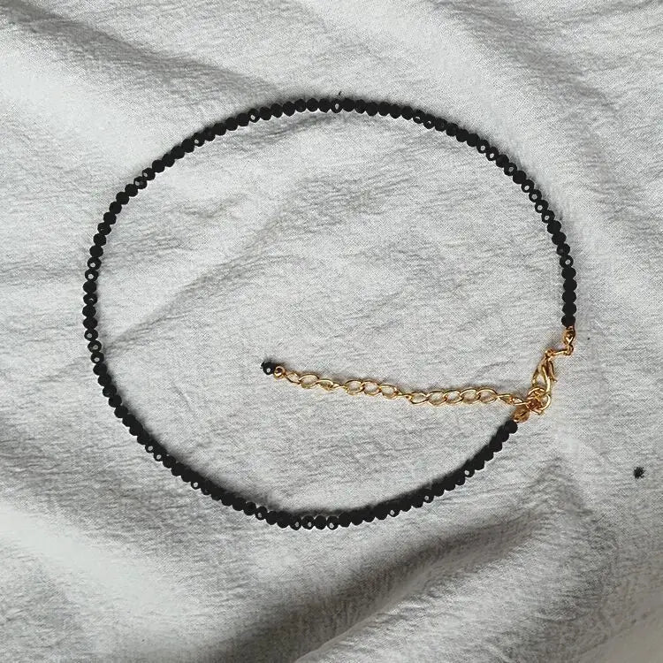Collar Choker Corto con Cuentas Negras | Joyería Fina para Mujer | Gargantilla Elegante de Fiesta y Uso Diario