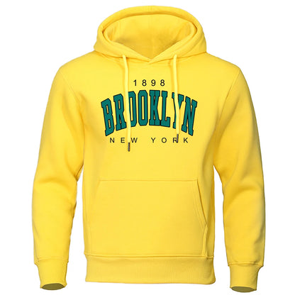 Sudadera Oversize Brooklyn 1898 – Hoodie Unisex con Estampado Creativo, Cuello Redondo, Moda Urbana para Hombre