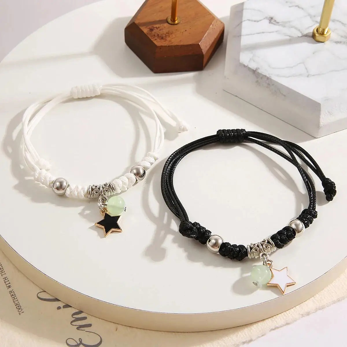 Set de 2 Pulseras Luminosas para Pareja – Cuentas Brillantes con Estrella, Gato, Flor, Corazón y Luna