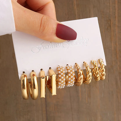 Set de Aretes Dorados Vintage con Perlas – Geométricos Colgantes para Mujer, Elegantes y Modernos
