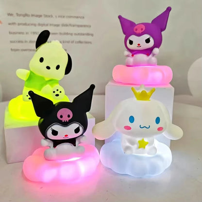 Lámpara de Noche Kawaii Sanrio – Kuromi, Cinnamoroll, Pochacco | Luz de Mesa Decorativa Enamel Cloud