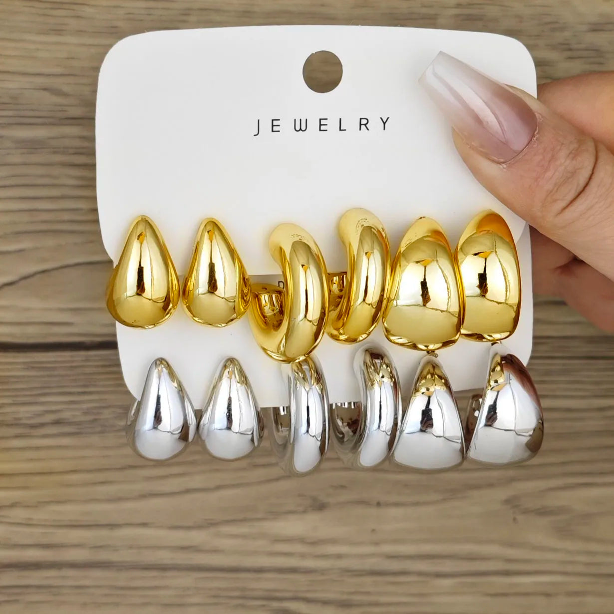 Set de 6 Aretes Aros Dorados Chunky para Mujer - Diseño Minimalista Elegante Estilo Europeo y Americano