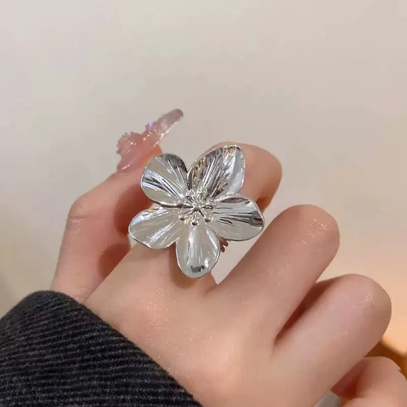 Anillo Punk Ajustable 2025 para Mujer – Diseño Grande de Guirnalda, Elegante y Moderno, Joyería de Moda Femenina