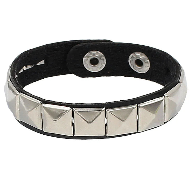 Pulsera Punk de Cuero PU con Tachuelas y Púas - Brazalete Ajustable Negro Unisex