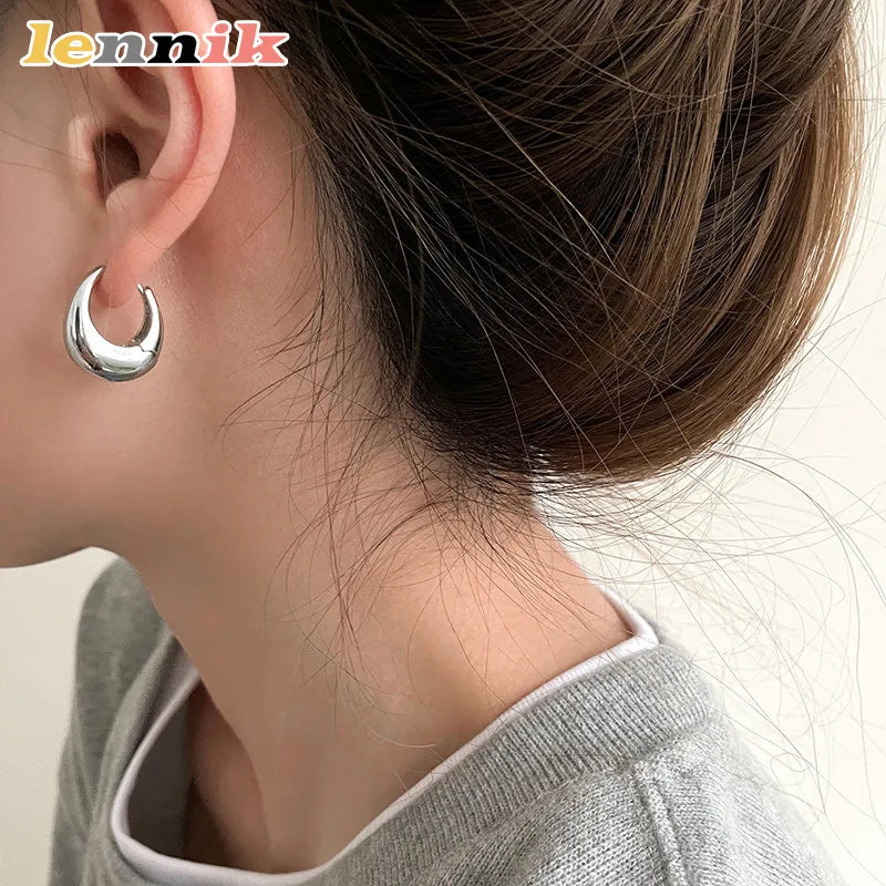 Aretes Ovalados Elegantes de Metal 3D para Mujer - Joyería Moderna para Trabajo y Ocasiones Especiales