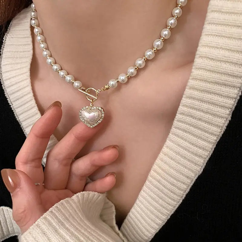Collar Elegante de Perlas con Colgante de Corazón – Joyería Coreana de Lujo para Mujer, Regalo Sofisticado