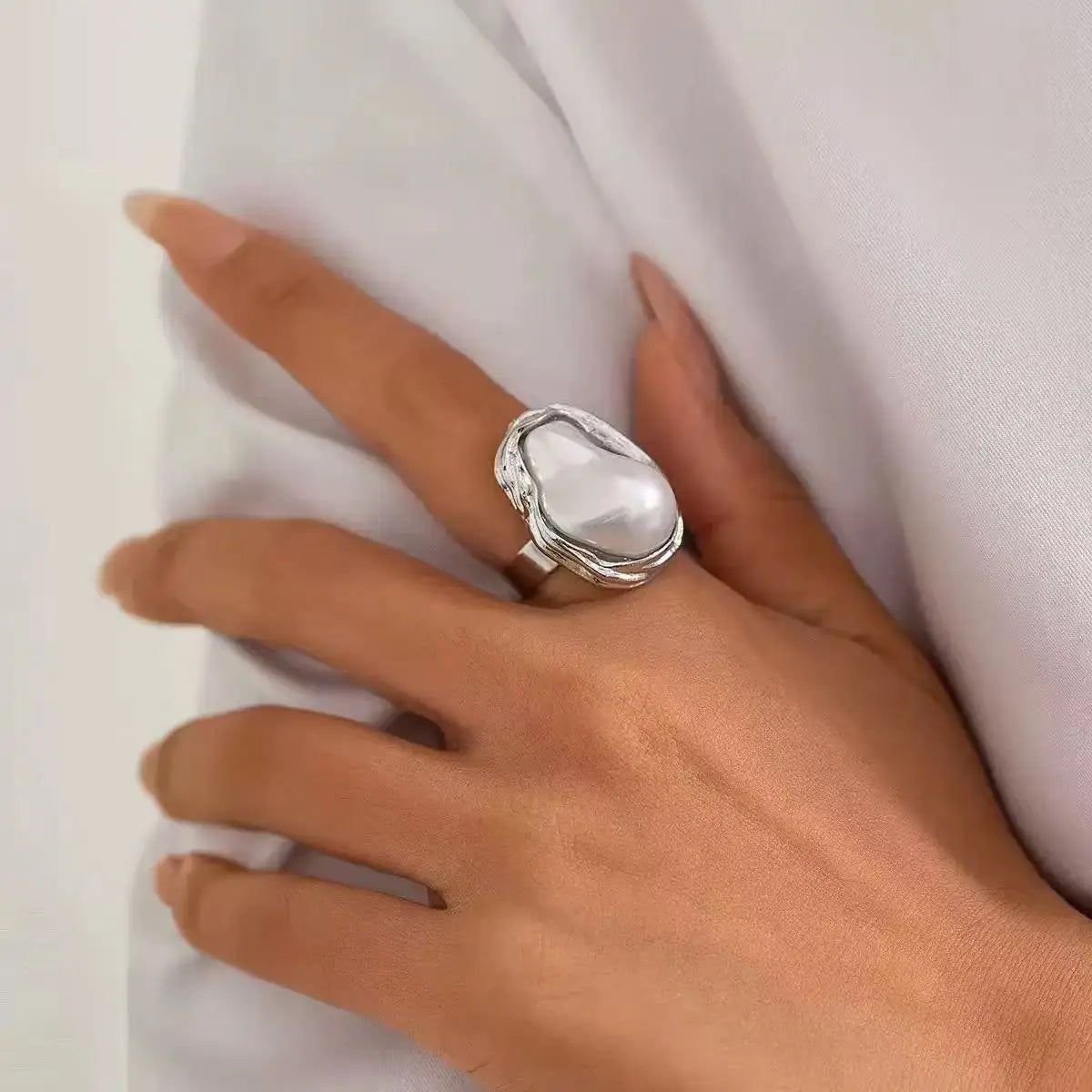 Anillo Punk Ajustable 2025 para Mujer – Diseño Grande de Guirnalda, Elegante y Moderno, Joyería de Moda Femenina