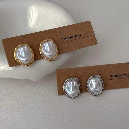 Aretes Geométricos Irregulares con Perla – Joyería Minimalista Femenina 2025 de Moda