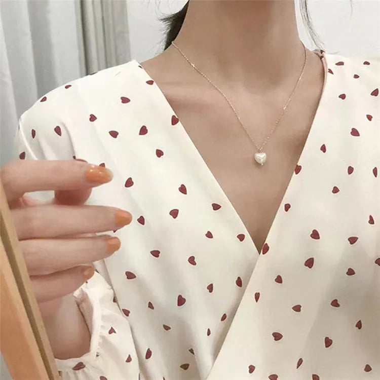 Collar Doble Capa con Mariposa Brillante – Cadena Delicada para Mujer, Joyería Elegante