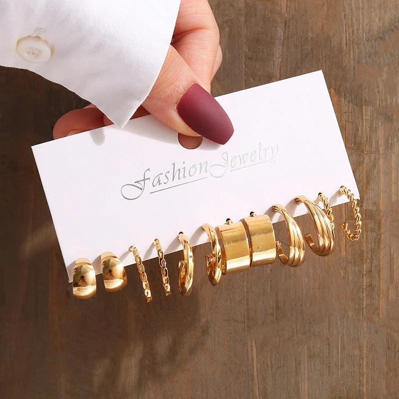 Set de Aretes Dorados Vintage con Perlas – Geométricos Colgantes para Mujer, Elegantes y Modernos