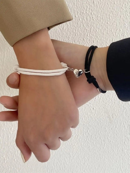 Set de 2 pulseras magnéticas de cuerda blanca y negra – Parejas, amigos o hermanos, accesorio elegante y de moda