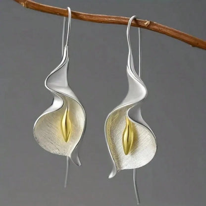 Aretes Coreanos Ojo de Ángel – Aros Dorados con Incrustaciones de Cristales y Diseño Tulipán para Mujer