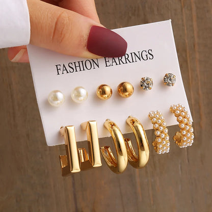 Set de Aretes Dorados Vintage con Perlas – Geométricos Colgantes para Mujer, Elegantes y Modernos