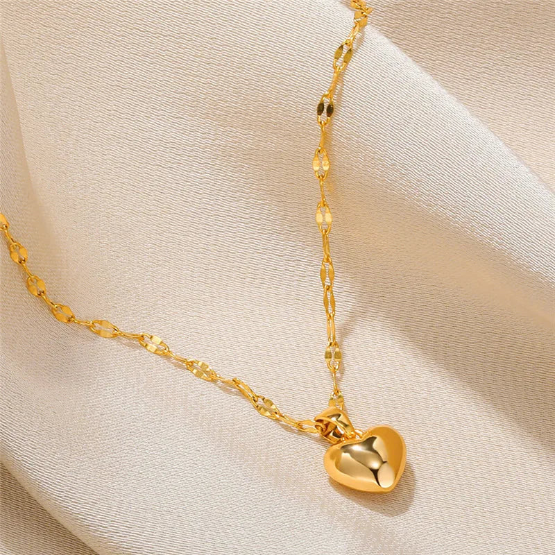 Collar de Acero Inoxidable con Corazón – Gargantilla Moderna y Sencilla para Mujer, Joyería de Moda 2023