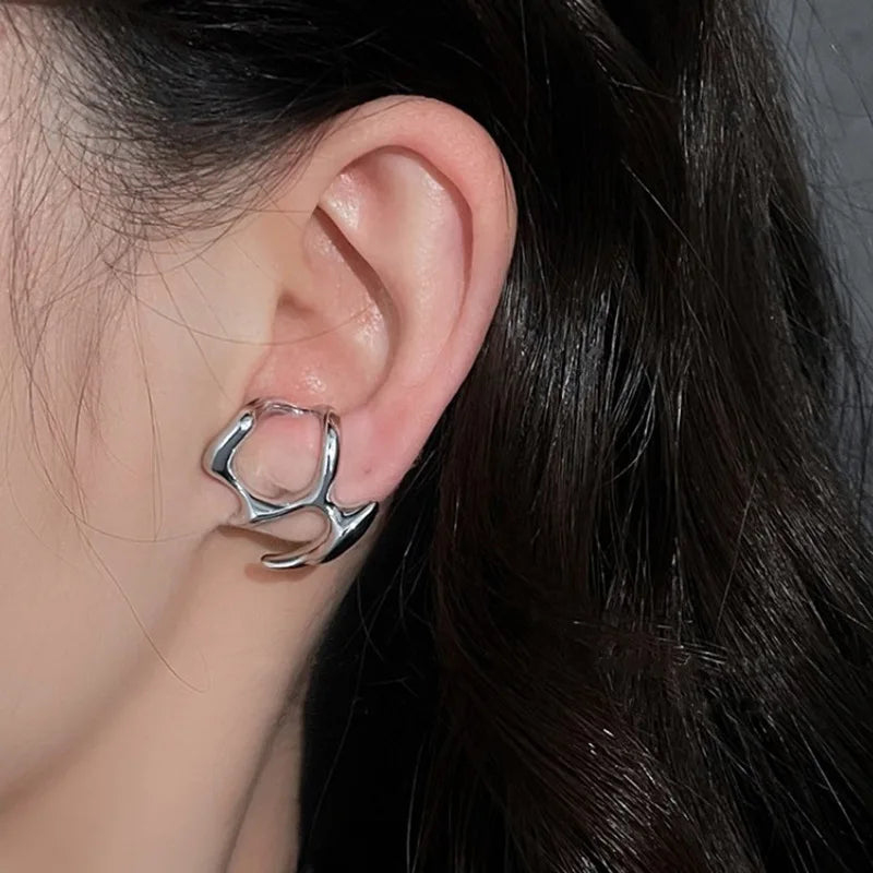 Aretes Y2K Irregulares Estilo Líquido – Pendientes Geométricos Color Plata para Mujer, Moda Punk Hip-Hop 2024