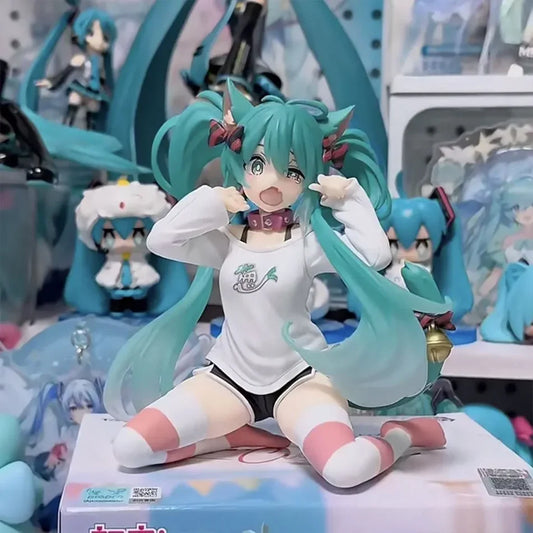 Hatsune Miku Figura de Escritorio – Versión Neko T-Shirt 11cm Anime Kawaii, Muñeca Coleccionable Modelo Decorativo y Regalo