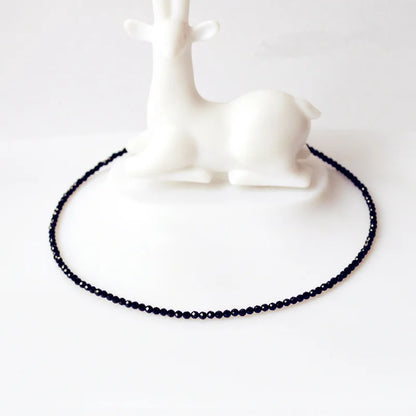 Collar Choker Corto con Cuentas Negras | Joyería Fina para Mujer | Gargantilla Elegante de Fiesta y Uso Diario