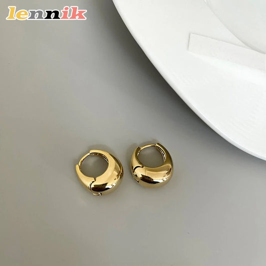 Aretes Ovalados Elegantes de Metal 3D para Mujer - Joyería Moderna para Trabajo y Ocasiones Especiales