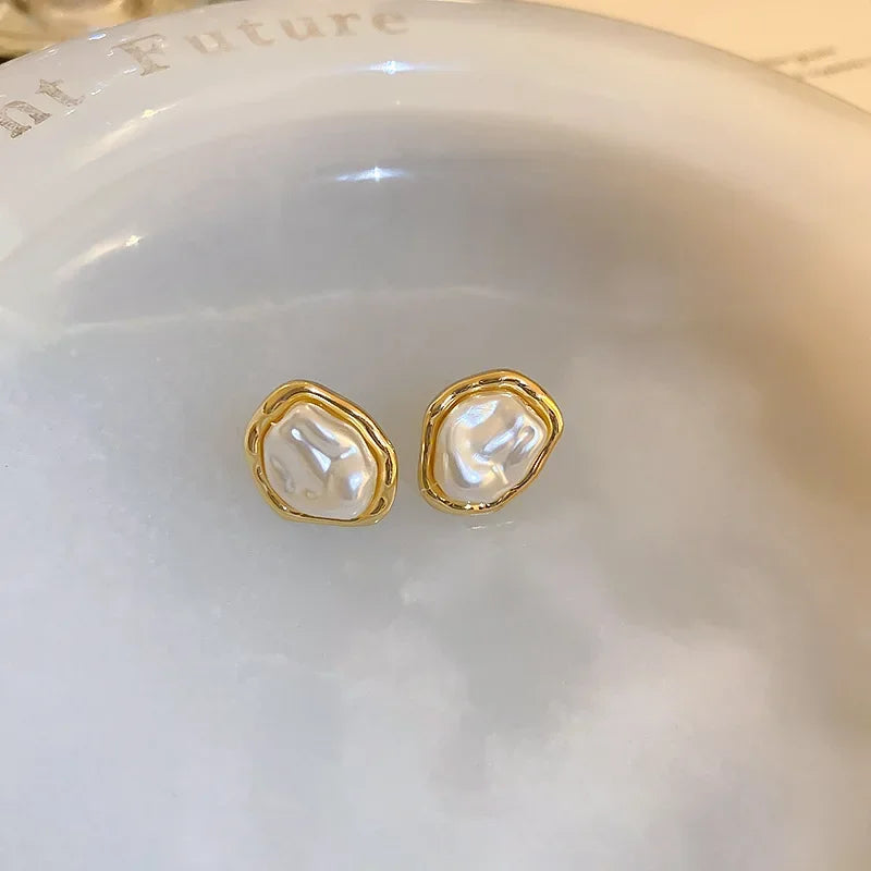 2PCS Pendientes Elegantes de Perla Imitación – Diseño Geométrico Dorado y Plateado para Mujer, Joyería Moderna y Sofisticada