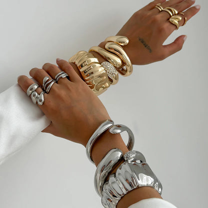 Pulsera Hip Hop Ingemark Unisex | Brazalete Grueso con Diamantes de Imitación | Joyería Steampunk Vintage para Hombres y Mujeres
