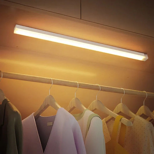 LED Motion Sensor Light Recargable Tipo C | Luz Nocturna Inalámbrica para Armario, Escalera, Cocina y Dormitorio
