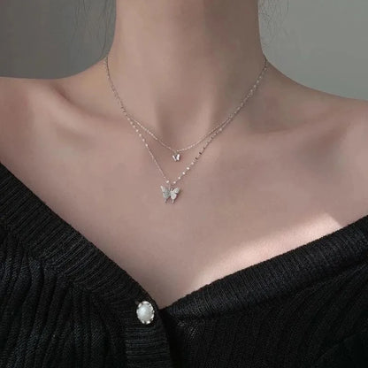 Collar Doble Capa con Mariposa Brillante – Joyería Elegante para Mujer, Ideal para Fiestas y Regalos
