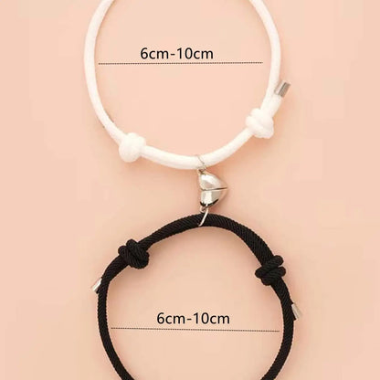 Set de 2 pulseras magnéticas de cuerda blanca y negra – Parejas, amigos o hermanos, accesorio elegante y de moda